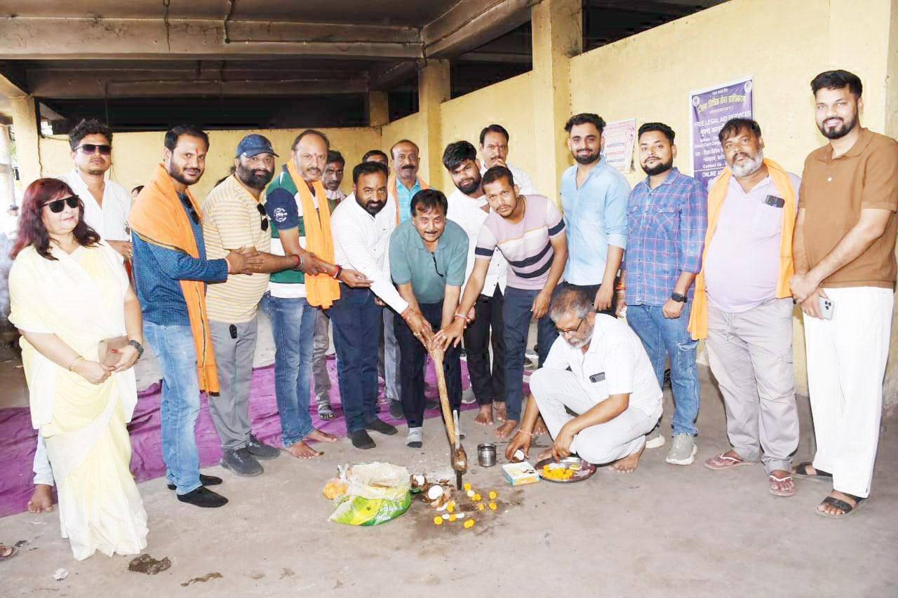 पालिका अध्यक्ष, भाजपा जिलाध्यक्ष व पार्षदों ने बस स्टैंड के जीर्णोद्धार का किया भूमिपूजन