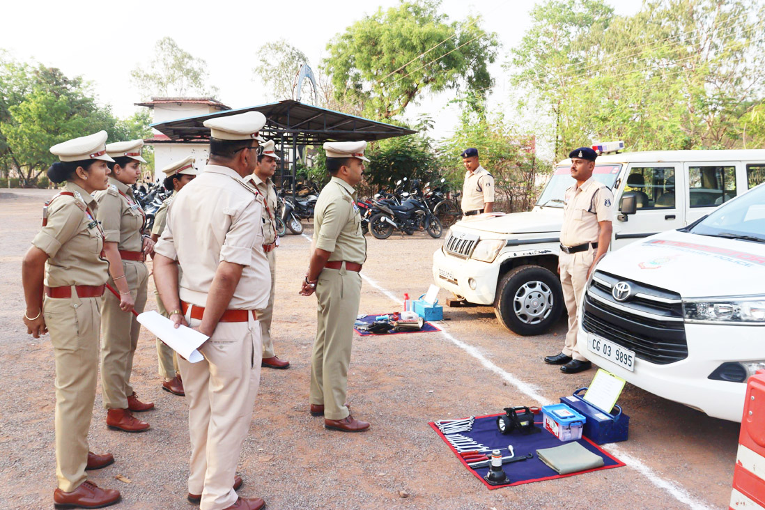 एसपी ने जनरल परेड की सलामी ली, प्लाटून का निरीक्षण एसपी ने जनरल परेड की सलामी ली, प्लाटून का निरीक्षण