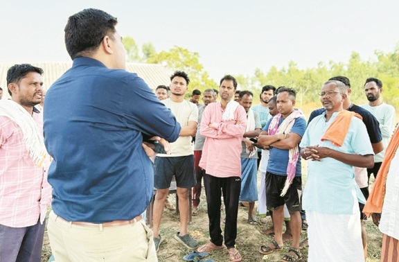 शीघ्र बनाएं पीएम आवास कलेक्टर ने सुनी समस्याएं