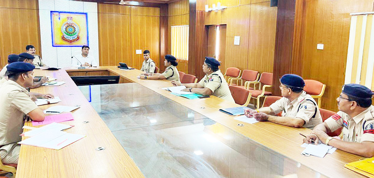 सायबर अपराधों के संबंध में लोगों को करें जागरूक