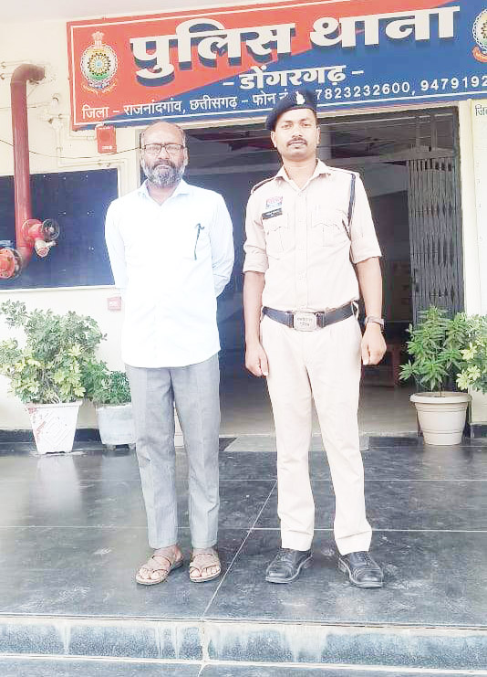 करवारी फार्म हाउस में शराब उपलब्ध कराने वाला एक और आरोपी गिरफ्तार करवारी फार्म हाउस में शराब उपलब्ध कराने वाला एक और आरोपी गिरफ्तार