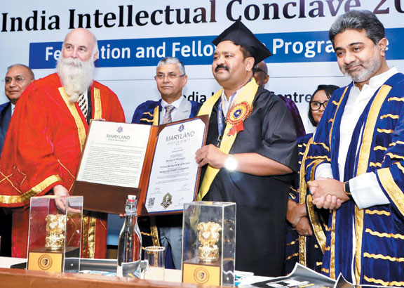 भाजपा सरगुजा जिला उपाध्यक्ष अंबिकेश केशरी को डॉक्टरेट की मानद उपाधि भाजपा सरगुजा जिला उपाध्यक्ष अंबिकेश केशरी को डॉक्टरेट की मानद उपाधि