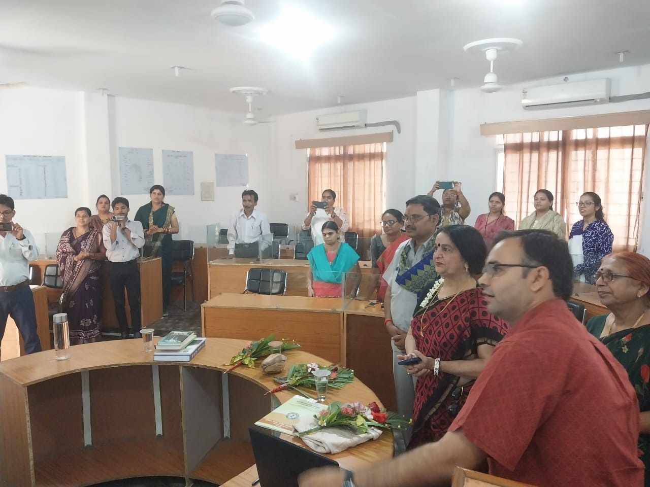 राष्ट्रीय संगोष्ठी ई ब्रोशर का विमोचन