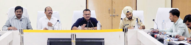आदिवासी भूमि संरक्षण के लिए कलेक्टर ने जारी किए कड़े निर्देश आदिवासी भूमि संरक्षण के लिए कलेक्टर ने जारी किए कड़े निर्देश