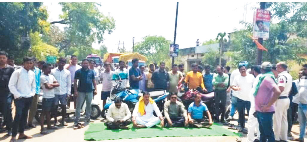 सडक़ हादसे में युवक की मौत, ग्रामीणों ने किया चक्काजाम