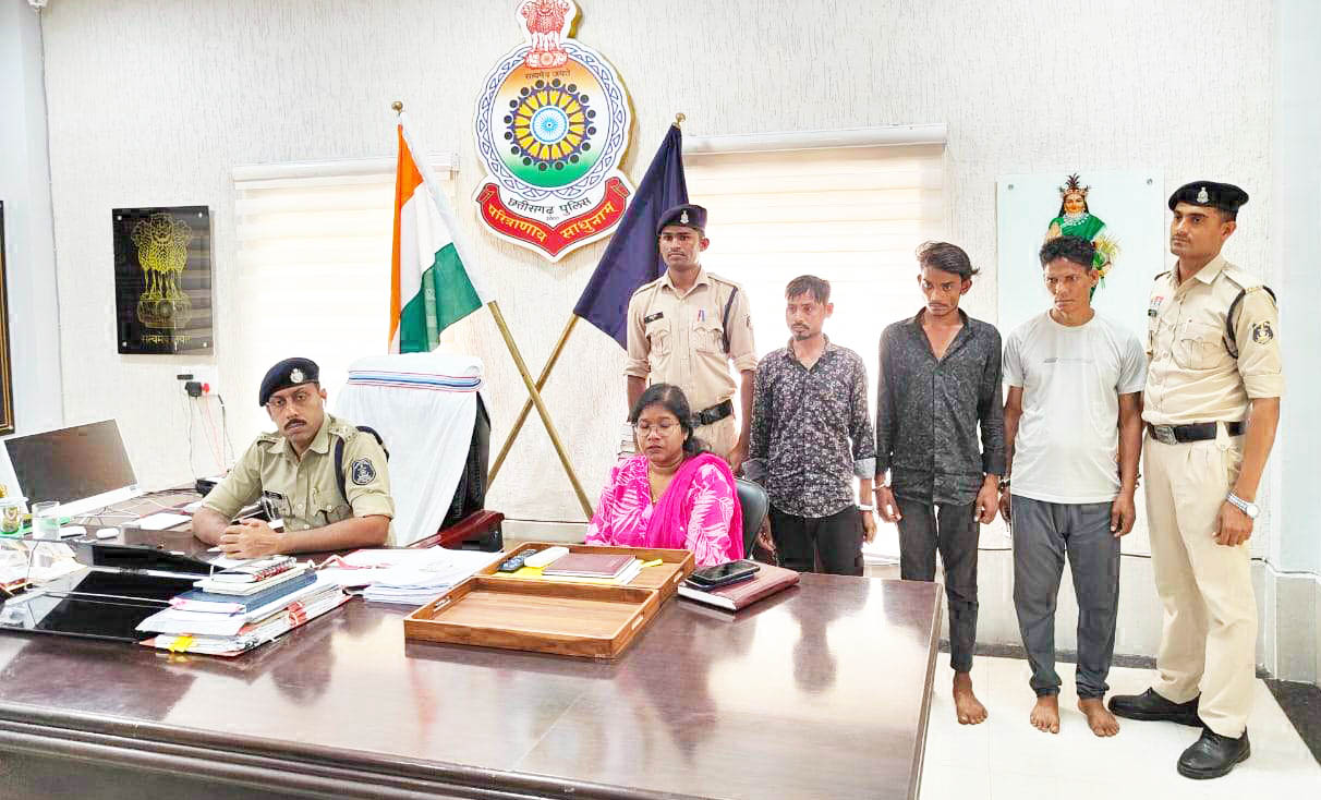 शराब कोचिया समेत 3 आरोपी पकड़ाए