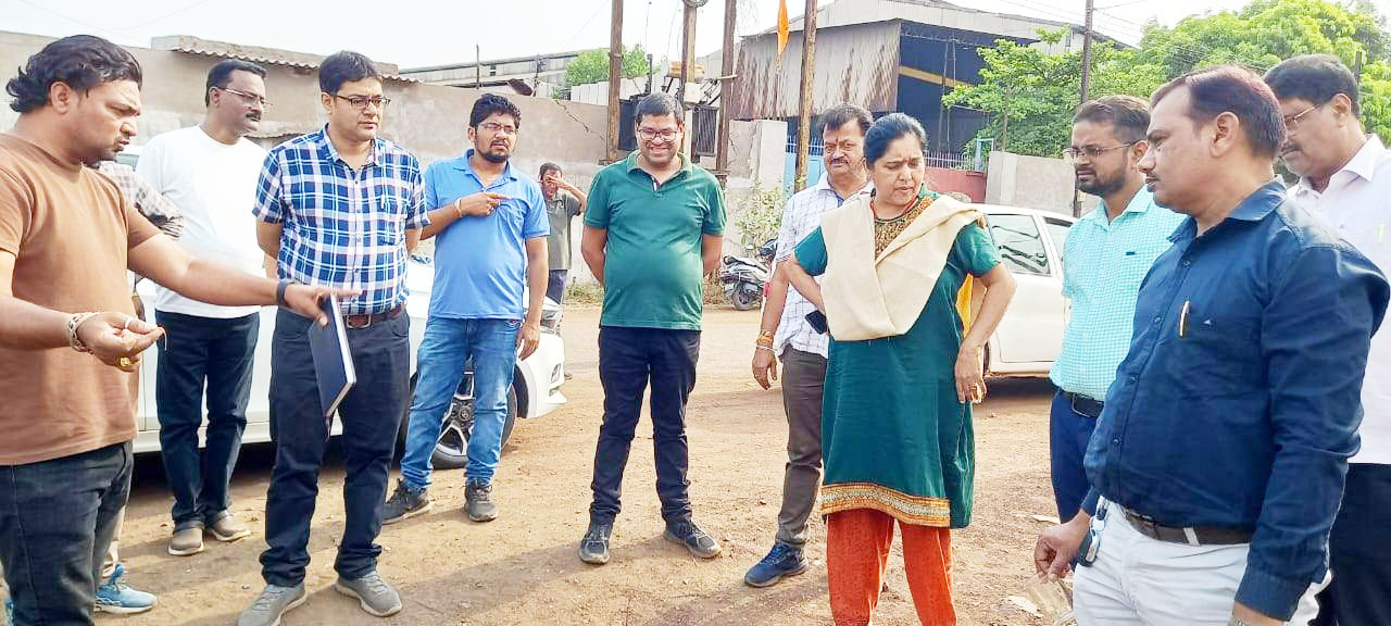 कलेक्टर के निर्देश पर संयुक्त दल द्वारा कैमिकल इंडस्ट्रीज का निरीक्षण कलेक्टर के निर्देश पर संयुक्त दल द्वारा कैमिकल इंडस्ट्रीज का निरीक्षण