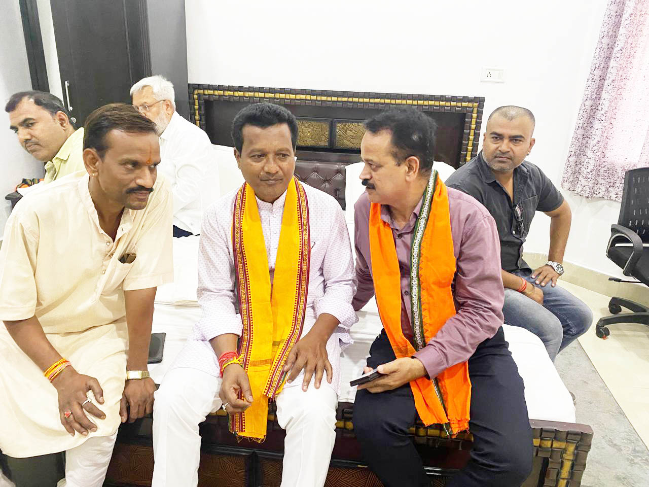 सांसद को बीएसएनएल की लचर सेवा बता 5जी की मांग