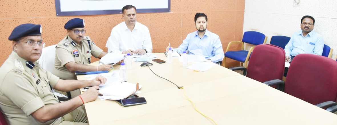 मुख्य सचिव ने जिलों में नवीन आपराधिक कानूनों के क्रियान्वयन की समीक्षा की मुख्य सचिव ने जिलों में नवीन आपराधिक कानूनों के क्रियान्वयन की समीक्षा की