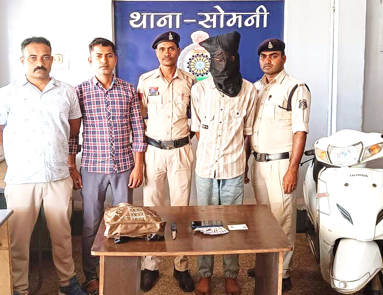 नेशनल हाईवे में चाकू मारने व लूटने वाले 2 नाबालिग समेत 3 आरोपी पकड़ाया