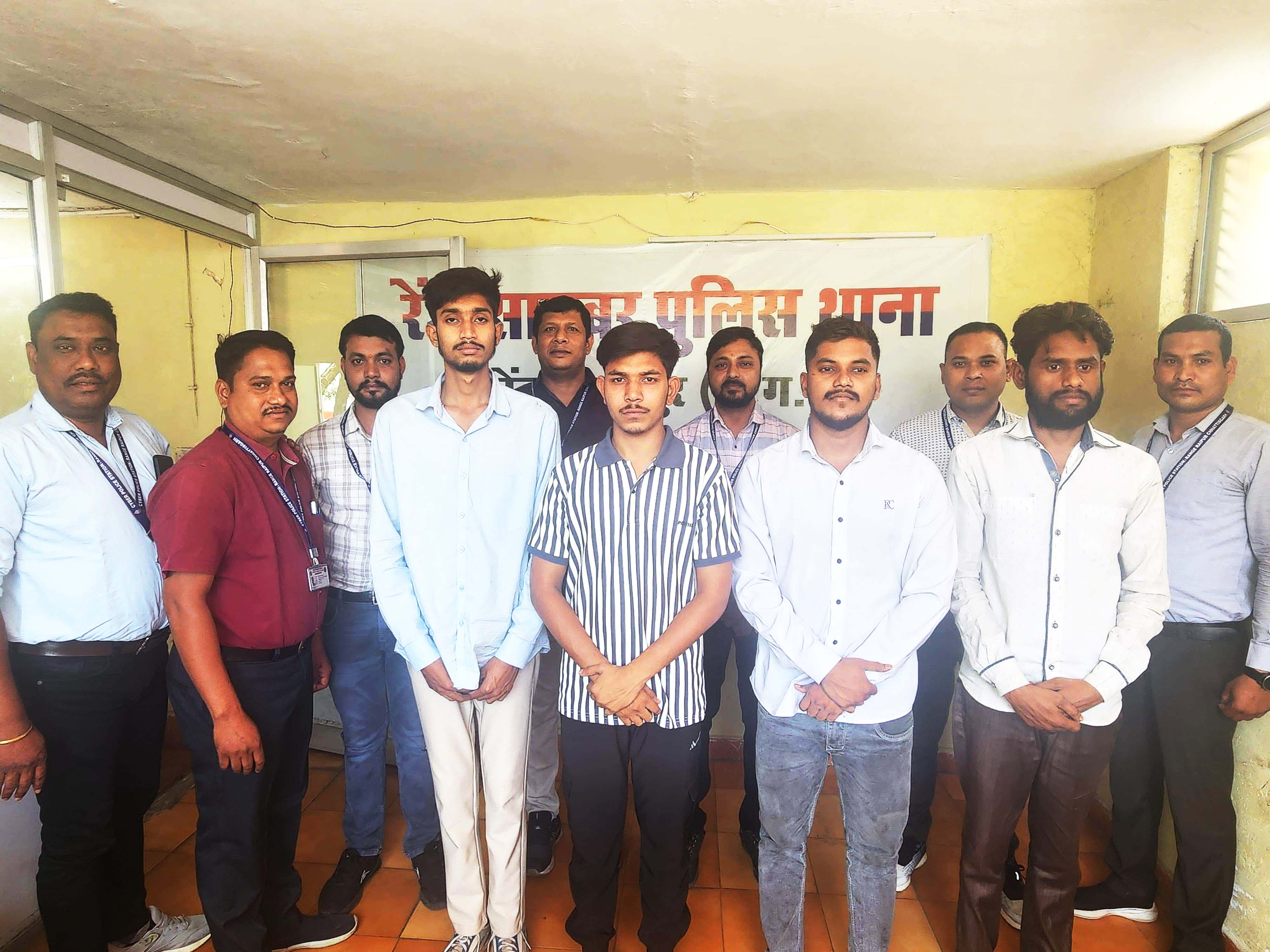 आनलाइन ठगी के लिए बैंक खाता खुलवाने, और ऑपरेट करने वाले 4 गिरफ्तार आनलाइन ठगी के लिए बैंक खाता खुलवाने, और ऑपरेट करने वाले 4 गिरफ्तार