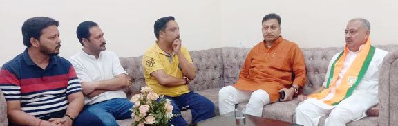 एक भारत श्रेष्ठ भारत कार्यक्रम: अंबिकापुर पहुंचे पूर्व सांसद सुशील कुमार सिंह एक भारत श्रेष्ठ भारत कार्यक्रम: अंबिकापुर पहुंचे पूर्व सांसद सुशील कुमार सिंह