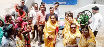 अभिषेक और शांतिधारा कर विश्व शांति की कामना