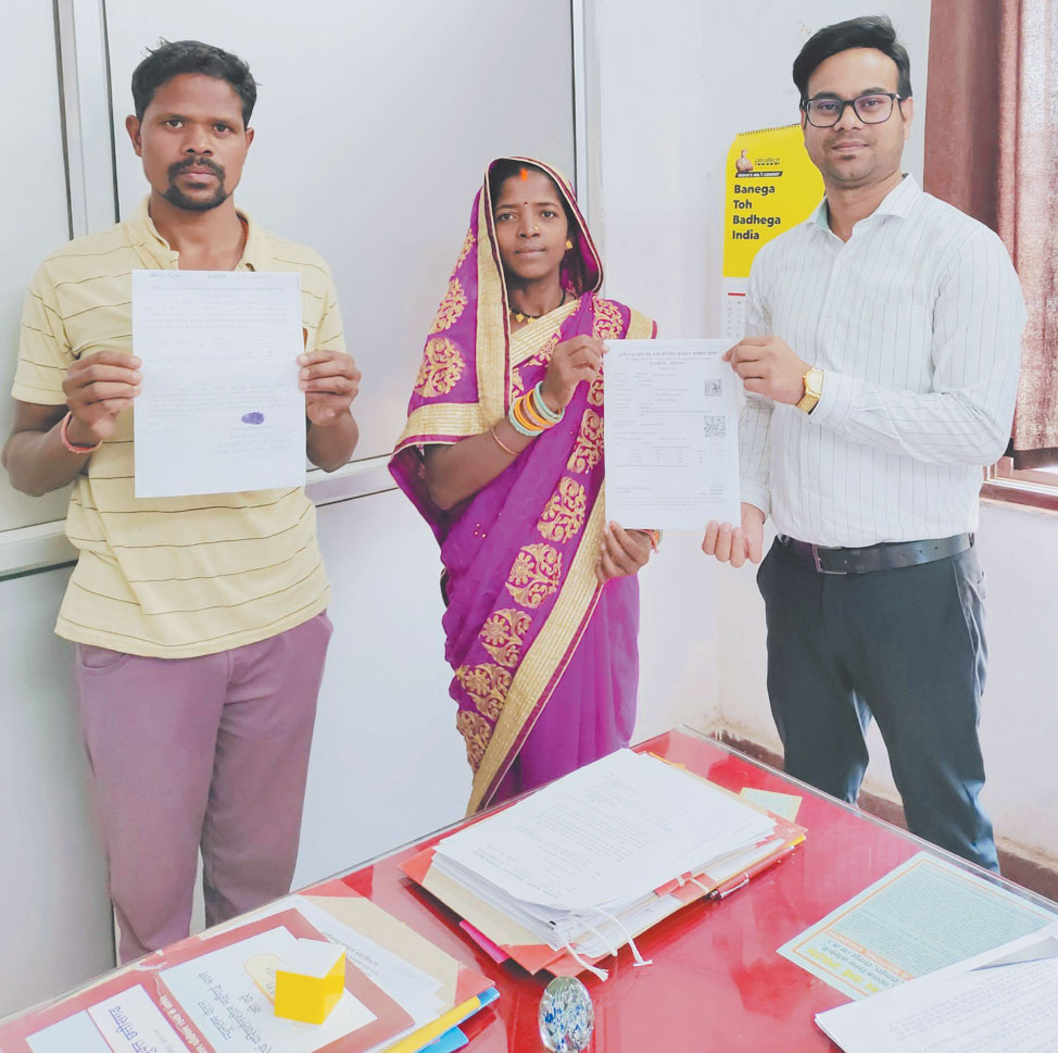 सुशासन तिहार में श्रमिकों  का बना श्रम कार्ड, बकाया मजूदरी राशि भी मिली