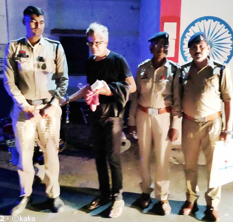 कार्डियोलॉजिस्ट की फर्जी डिग्री ही नहीं ली, अपना और अपने पिता का नाम भी बदल डाला कार्डियोलॉजिस्ट की फर्जी डिग्री ही नहीं ली, अपना और अपने पिता का नाम भी बदल डाला