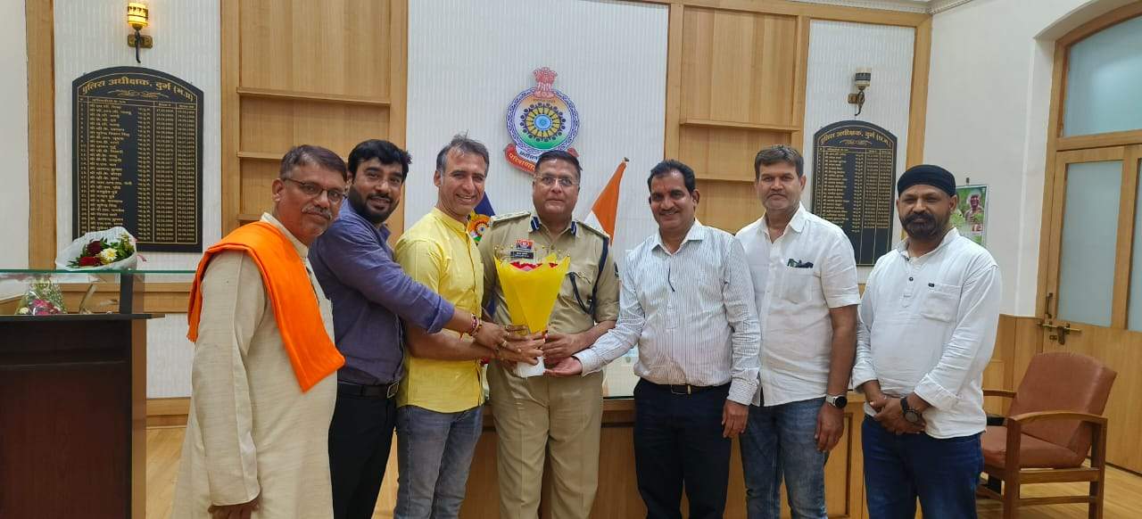 एसपी विजय अग्रवाल से चेम्बर महामंत्री ने चर्चा की