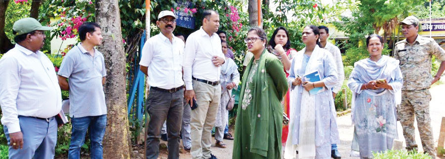 कलेक्टर ने चिपावण्ड में स्कूल व छात्रावास भवन का किया निरीक्षण