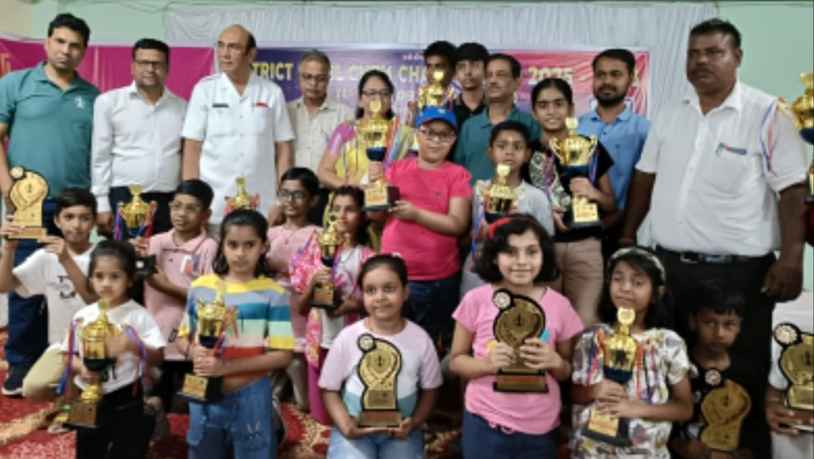 मिनी सब जूनियर शतरंज चैंपियनशिप के बालक वर्ग में पारस, आकांक्षित, शिल्पावम अभिनव बने विजेता