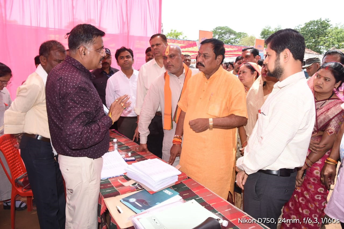 शासन और प्रशासन आम जनता की सेवा के लिए पूरी तरह से प्रतिबद्ध-सांसद बघेल शासन और प्रशासन आम जनता की सेवा के लिए पूरी तरह से प्रतिबद्ध-सांसद बघेल