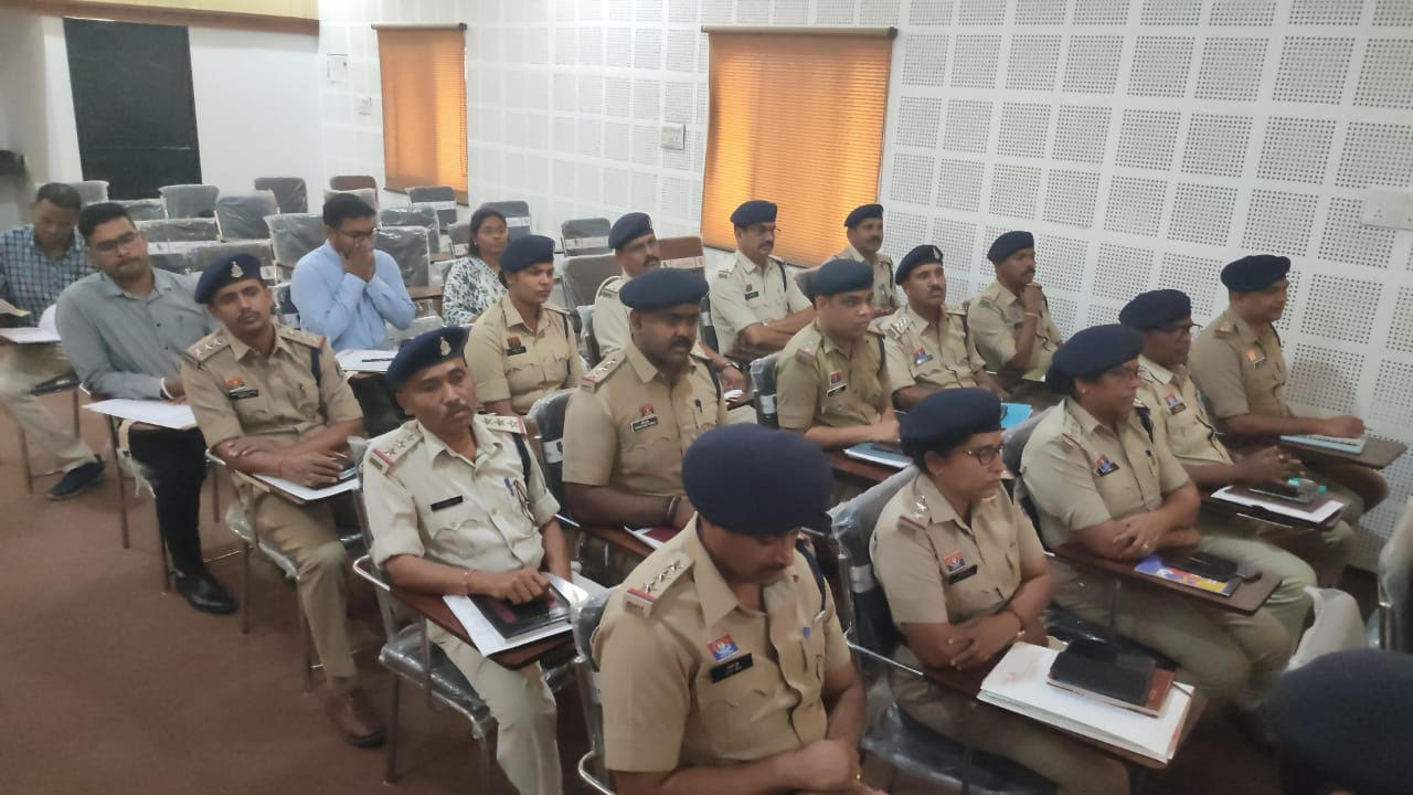 पुलिस-जनता के बीच सीधा संवाद स्थापित करने समाधान सेल शुरू पुलिस-जनता के बीच सीधा संवाद स्थापित करने समाधान सेल शुरू