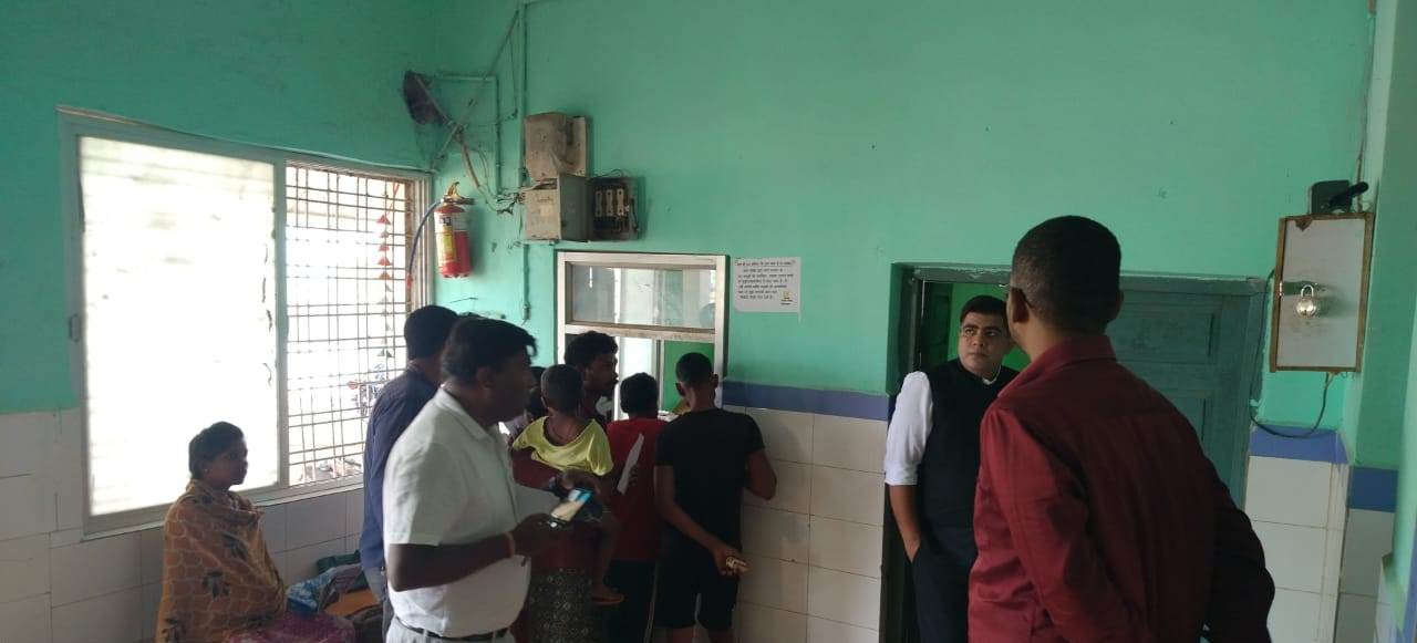कटेकल्याण में अस्पताल का जायजा कटेकल्याण में अस्पताल का जायजा