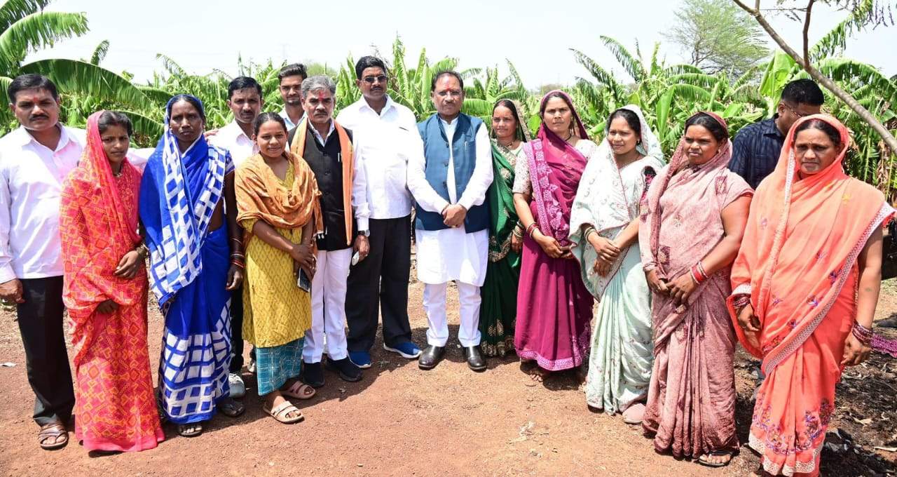 गांव का ऐतिहासिक मंदिर बनेगा पर्यटन स्थल-सीएम गांव का ऐतिहासिक मंदिर बनेगा पर्यटन स्थल-सीएम