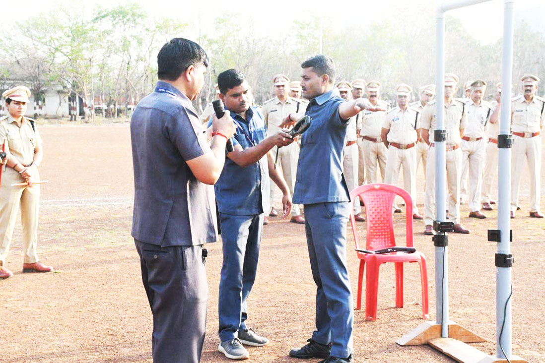 वीवीआईपी व वीआईपी  ड्यूटी का दिया डेमो