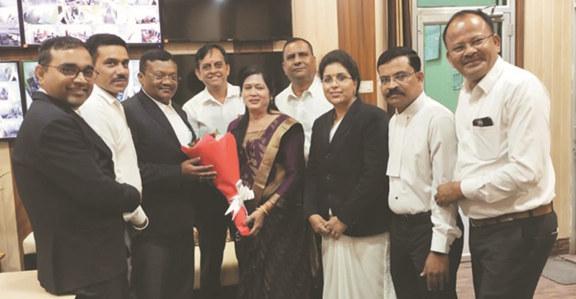 नए न्यायाधीश से अधिवक्ता संघ ने की मुलाकात नए न्यायाधीश से अधिवक्ता संघ ने की मुलाकात