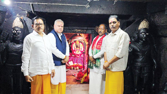 अजय जामवाल -पवन साय ने किए दंतेश्वरी दर्शन