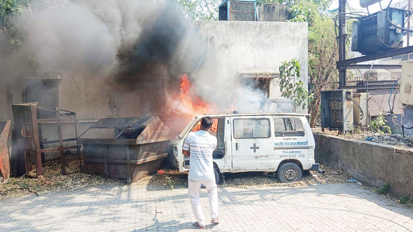 जिला अस्पताल  के ट्रांसफार्मर  में लगी आग