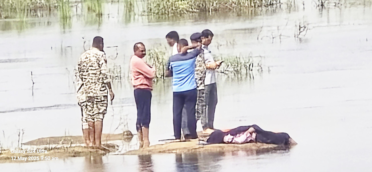 त्रिवेणी संगम में मिली अधेड़ की लाश, जांच शुरु