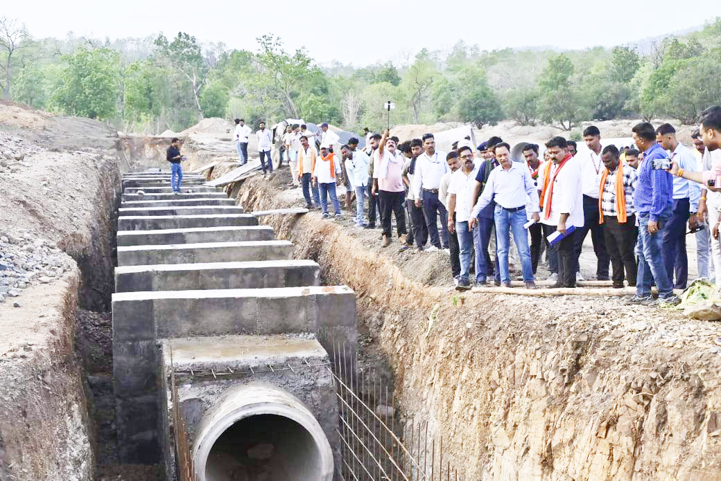 जल संरक्षण और किसानों की खुशहाली की ओर बढ़ रहा कदम, बड़ौदा खुर्द और जगमड़वा जलाशय का निर्माण कार्य तेज़ी पर जल संरक्षण और किसानों की खुशहाली की ओर बढ़ रहा कदम, बड़ौदा खुर्द और जगमड़वा जलाशय का निर्माण कार्य तेज़ी पर