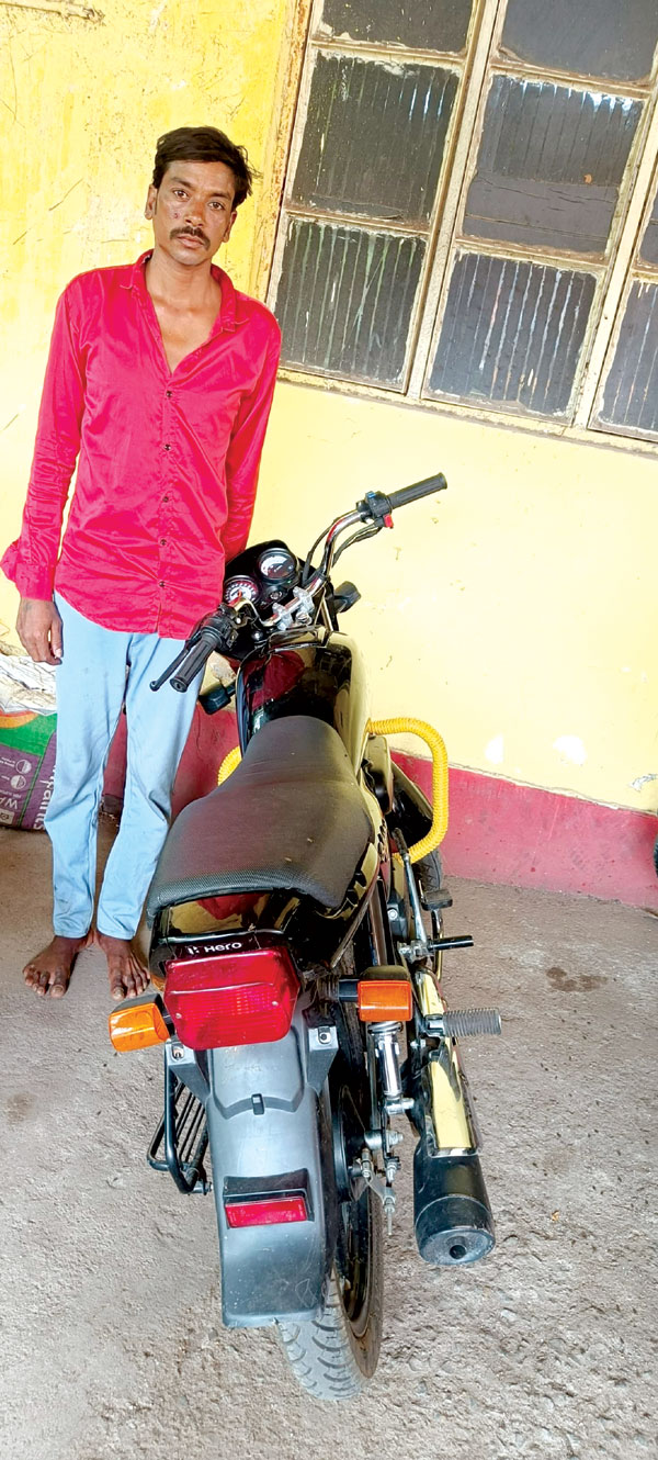 एक माह पहले किया शो रूम सड्ढू के पास से बाइक चुराने वाला गिरफ्तार एक माह पहले किया शो रूम सड्ढू के पास से बाइक चुराने वाला गिरफ्तार