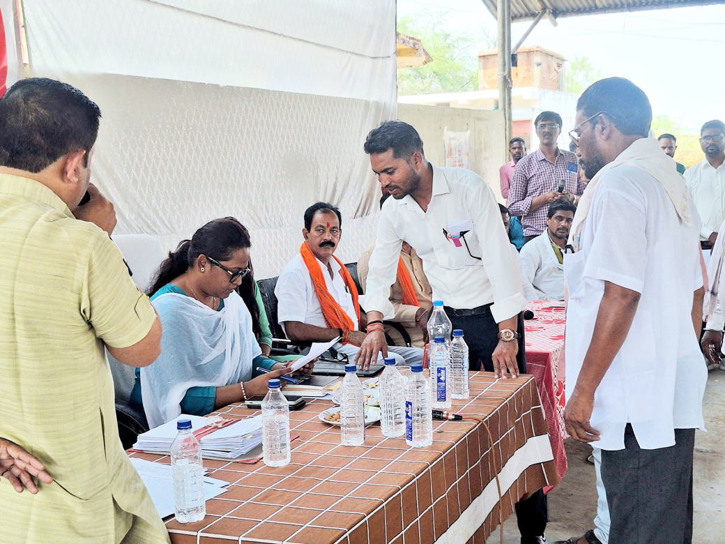 समाधान शिविर में 1280 आवेदनों का समाधान