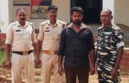 5 बच्चों की तलाकशुदा महिला से प्यार, शादी का झांसा दे रेप, शादी दूसरी से, आरोपी गिरफ्तार 5 बच्चों की तलाकशुदा महिला से प्यार, शादी का झांसा दे रेप, शादी दूसरी से, आरोपी गिरफ्तार