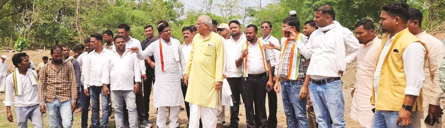 भूपेश ने बीजापुर में कोरंडम खनन, और नक्सल ऑपरेशन पर कसा तंज भूपेश ने बीजापुर में कोरंडम खनन, और नक्सल ऑपरेशन पर कसा तंज