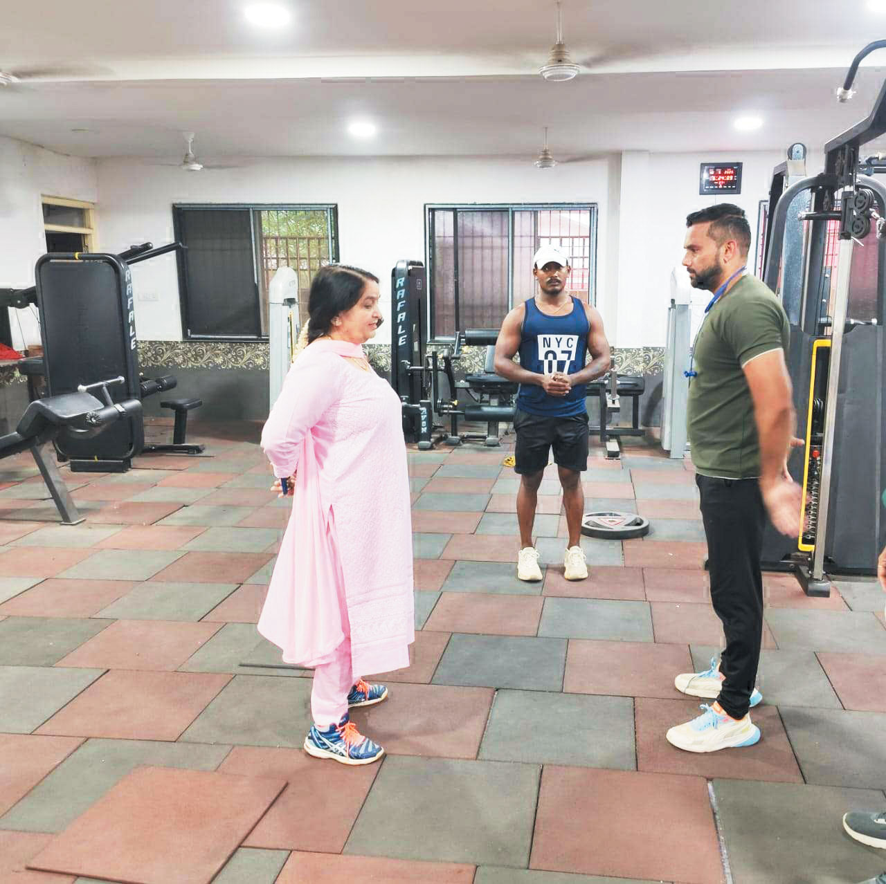 कुलपति ने जिम का किया निरीक्षण