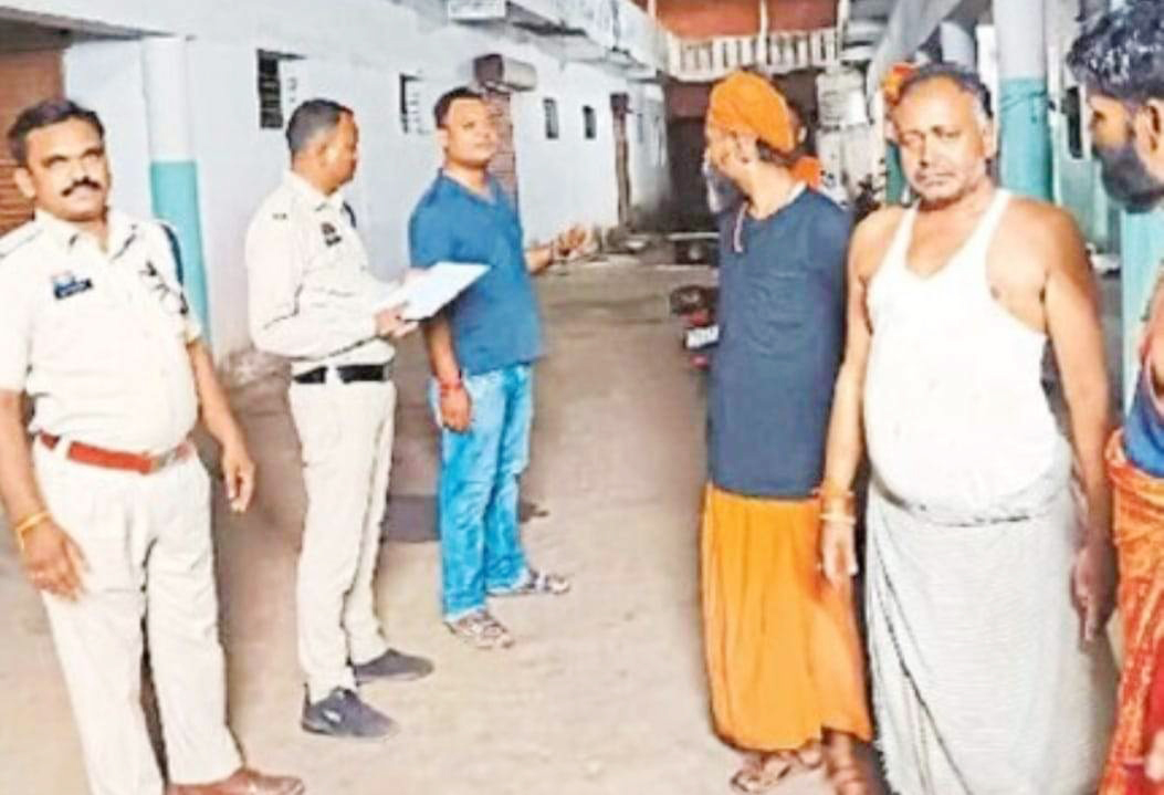 अवैध अप्रवासियों व घुसपैठियों की लगातार की जा रही खोज