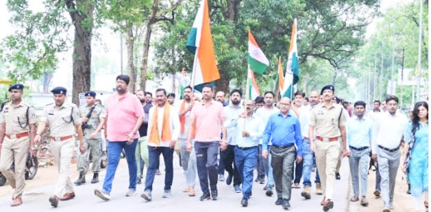 ऑपरेशन सिंदूर की सफलता पर निकाली तिरंगा यात्रा ऑपरेशन सिंदूर की सफलता पर निकाली तिरंगा यात्रा