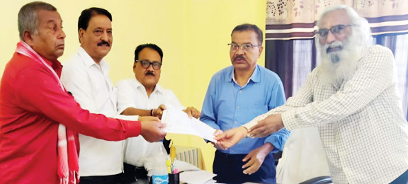  पेंशनर्स की पांच सूत्रीय मांगों को लेकर सौंपा ज्ञापन, राज्य सरकार से शीघ्र निर्णय की मांग