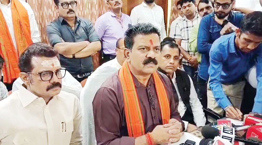  राहुल पीठ पीछे करते हैं गड़बड़ी -विजय शर्मा