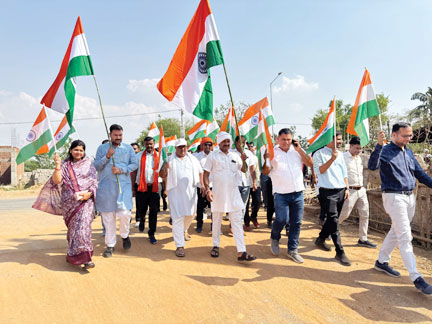 सैन्य शौर्य के सम्मान में तिरंगा यात्रा