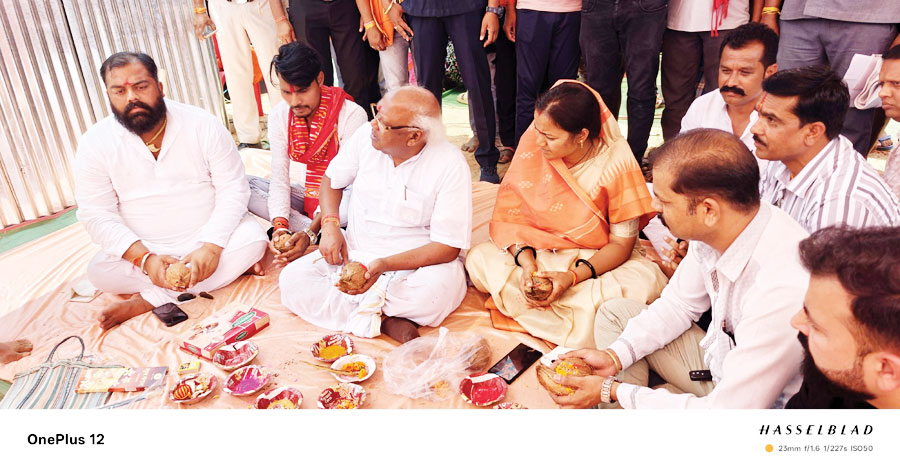  जाबरपारा में ढाई करोड़ से बनेगी पुलिया, सांसद-कैबिनेट मंत्री ने किया भूमिपूजन