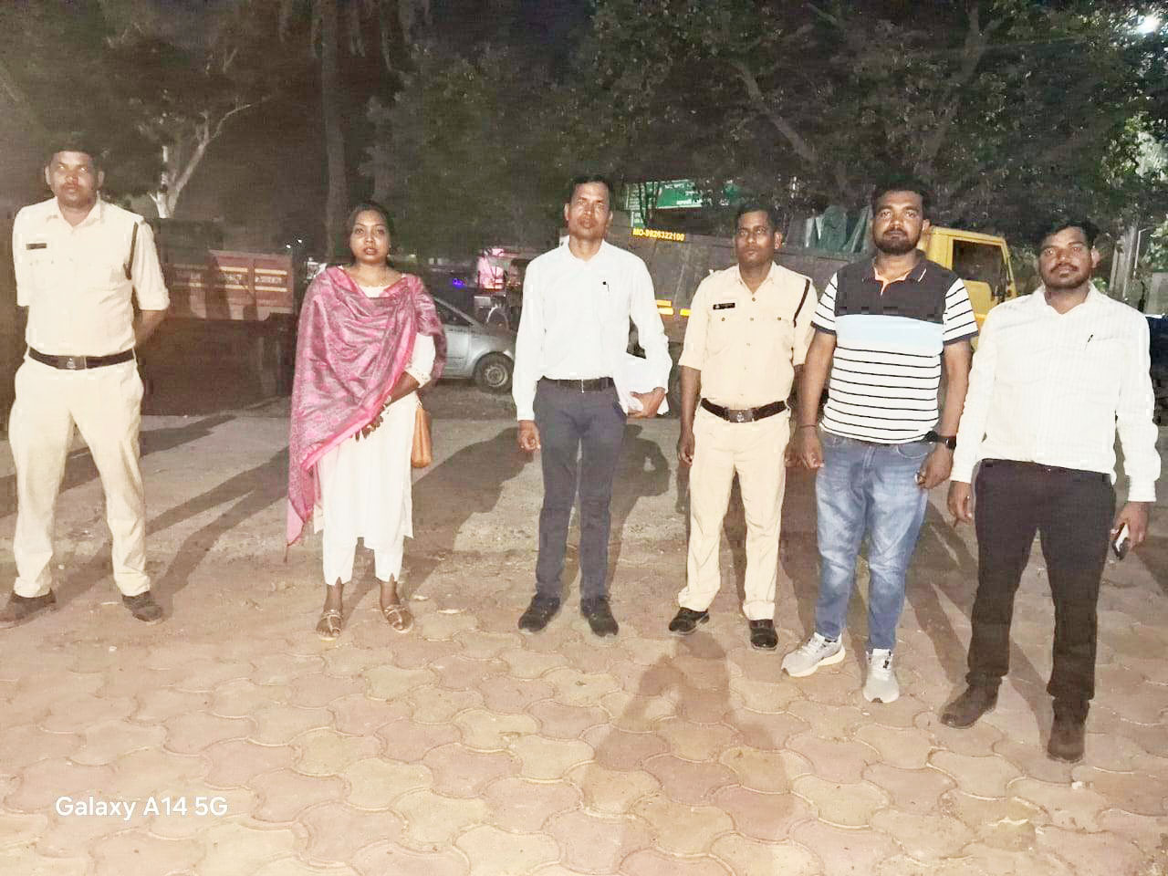 तीन टिप्पर और पांच ट्रैक्टर-ट्रॉली रेत का अवैध, परिवहन करते पकड़ाए