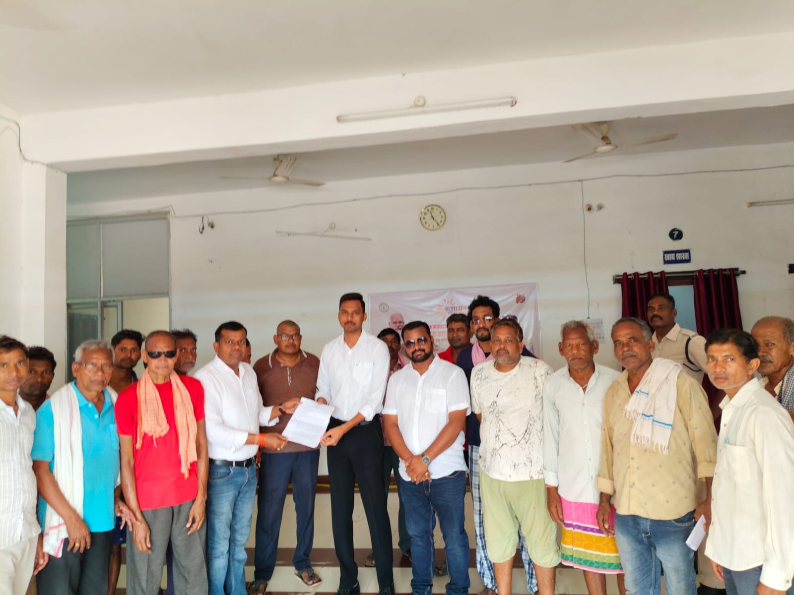 जमीन विवाद, सरपंच ने मांगी एसडीएम से मदद