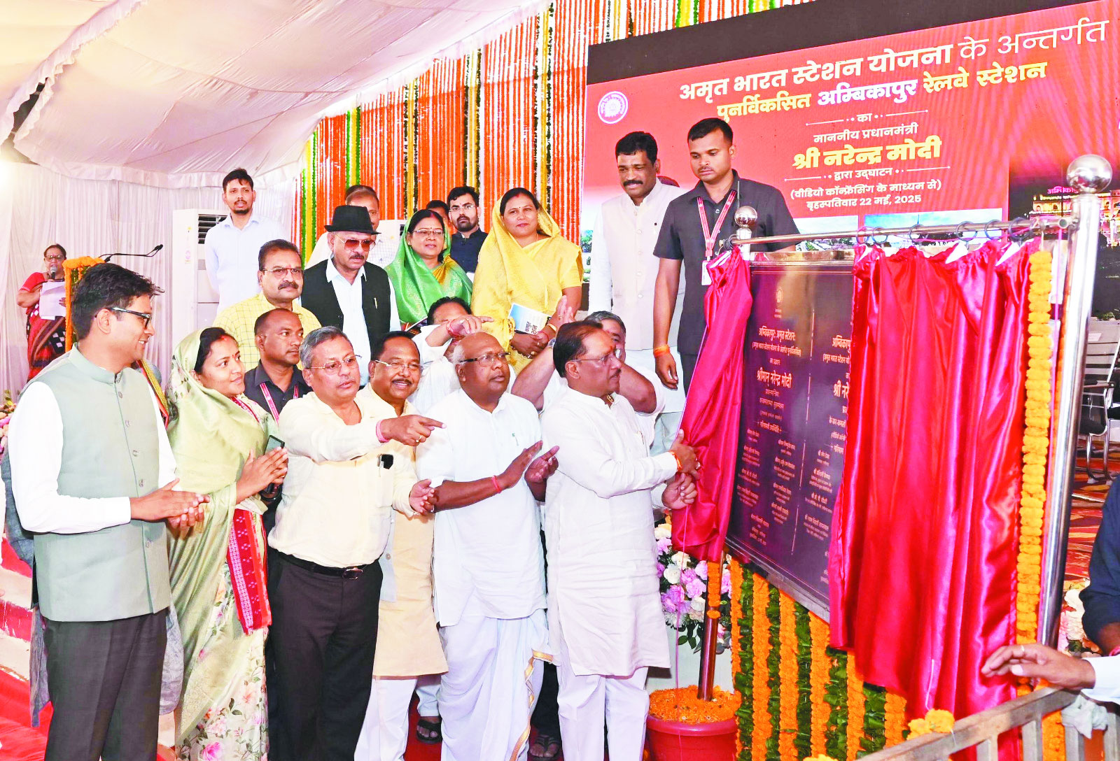 यातायात पुलिस व नवा बिहान की टीम ने किया जागरूक