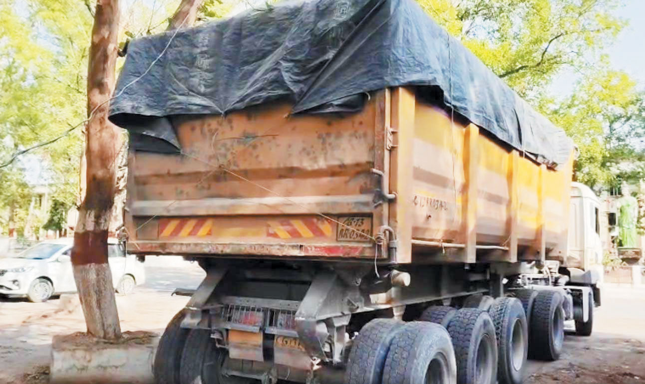 अवैध परिवहन में लिप्त चार गाडिय़ां जब्त, खनिज विभाग की कार्रवाई अवैध परिवहन में लिप्त चार गाडिय़ां जब्त, खनिज विभाग की कार्रवाई