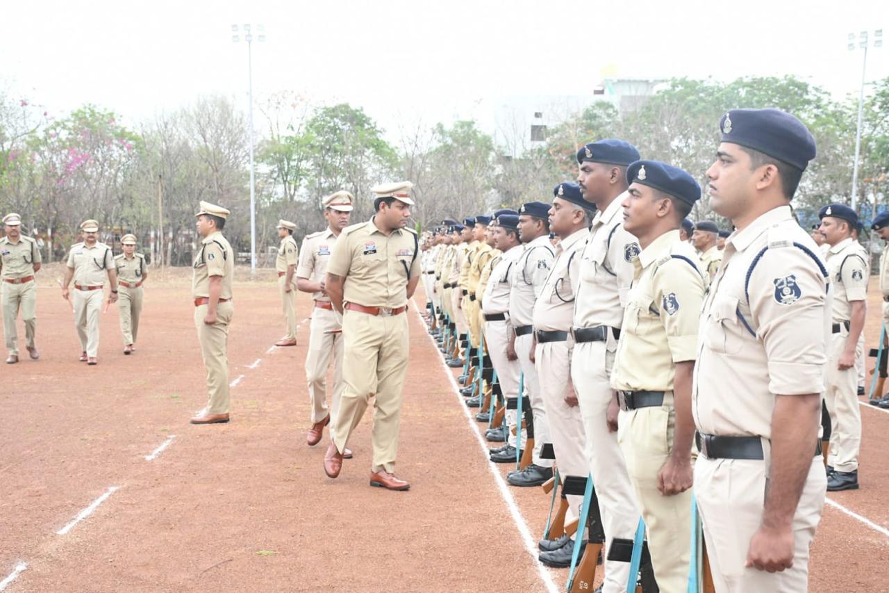 दंगों से निपटने बलवा ड्रील का अभ्यास