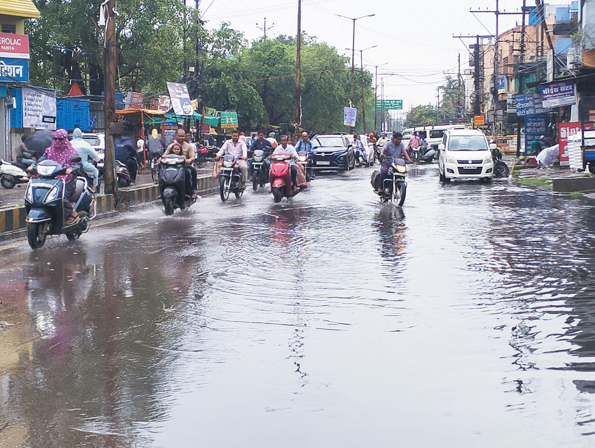 नौतपा से पहले प्री-मानसून राजधानी में जमकर हुई बारिश नौतपा से पहले प्री-मानसून राजधानी में जमकर हुई बारिश