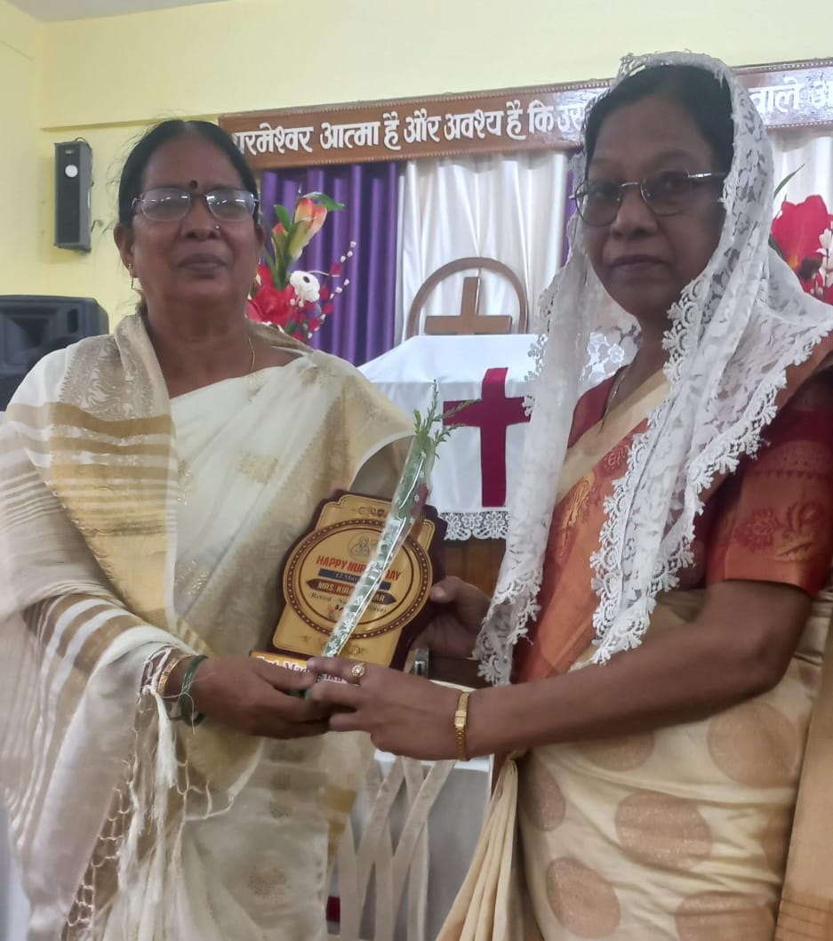 वेसलियन चर्च में मनाया गया हैप्पी नर्सेस-डे